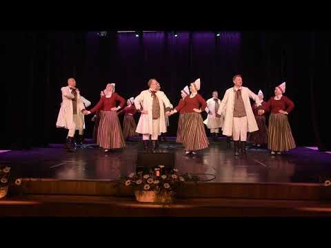 "Abi trīs", Dāvja Ērgļa hor., Izpilda SDK "Ogrēnietis", vadītāja Ināra Driksna.