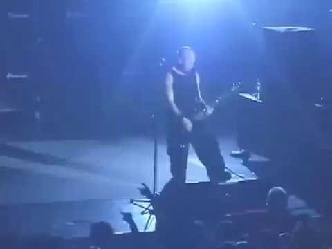 Drowning Pool - Bodies (Live in Hard Rock, Florida, USA 08/03/2002)
