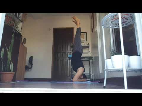 Headstand with split