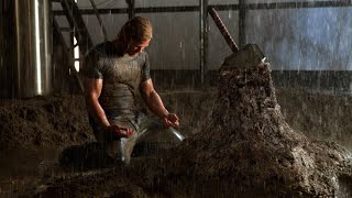 Соколиный глаз нацелился на Тора. Тор пытается поднять Мьёльнир. Тор 2011