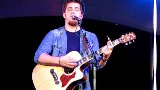 Lee DeWyze Performing Beautiful Like You