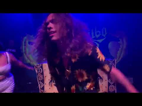 Vitão ft. Mc Davi - Edredom (ao vivo na Praia do Rosa SC)