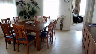 preview picture of video 'STREAKY BAY MOTEL AND VILLAS - Agave Holiday Rental Home'