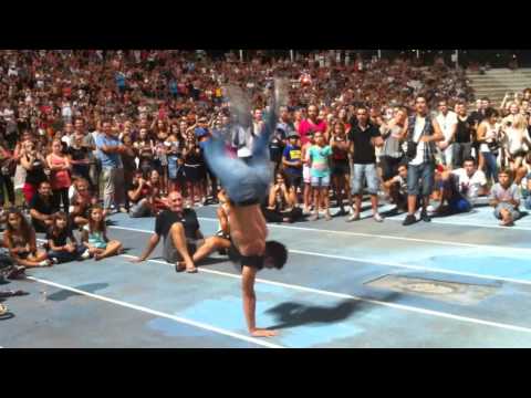 Live Madonna Nice 2012 | BATTLE TRICKS - ACRO