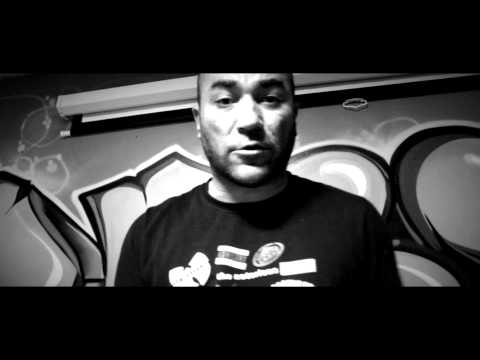 Ksir Makoza aux platines délire avec le titre "Goute ça"