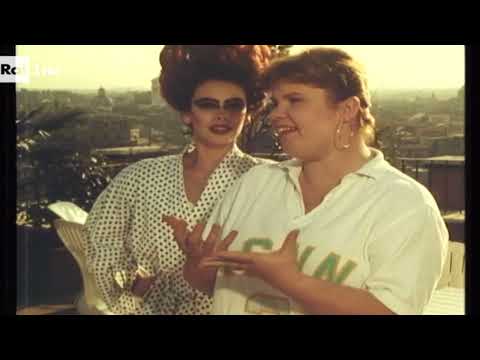 MATHILDA MAY in PIAZZA NAVONA "LA VACANZA" full movie