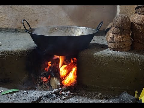 🎥 Sri Lankan Cooking - Traditional Lanka Kitchen - Sri Lankan Chicken Curry - Food Travel vlog