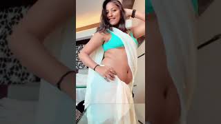 Hot And Sizzling Navel Dance By sexy Bhabhi 🔥�