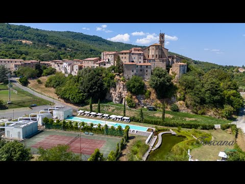 Sasso Pisano, borgo termale e medievale di pietra nel cuore della Toscana.