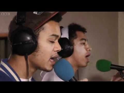 Video Santa Clause Is Coming To Town de Rizzle Kicks