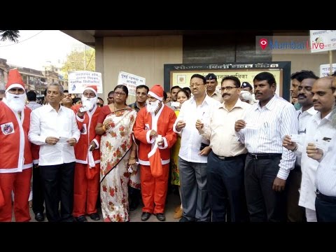 This Santa preaches cleanliness