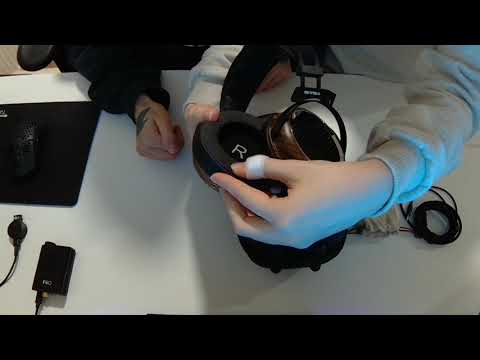 The most competent unboxing of the Sivga Phoenix you will ever see