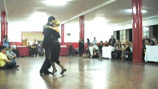 Federico Naveira y Sabrina Masso en la milonga solidaria 1