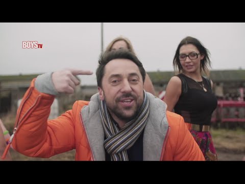 download lagu mp3 mp4 On Jest Bogaty A Nie Ma Na Kwiaty, download lagu On Jest Bogaty A Nie Ma Na Kwiaty gratis, unduh video klip On Jest Bogaty A Nie Ma Na Kwiaty