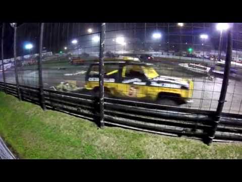 Rockford Speedways World Famous Figure 8 Trailer Race 2016