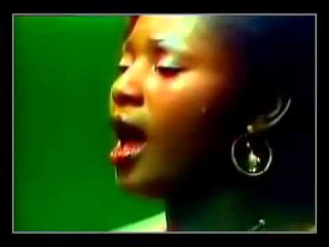 LOS TRES GOLPES video original DJ RICHIN