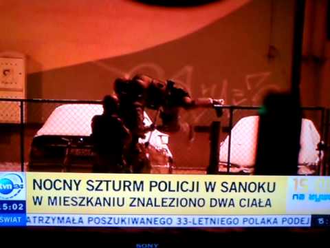 Miło popatrzeć na nieźle wysportowanych policjantów...
