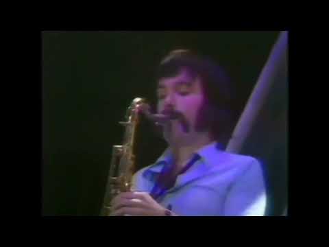 Elton John - The Bitch Is Back [Top Of The Pops]