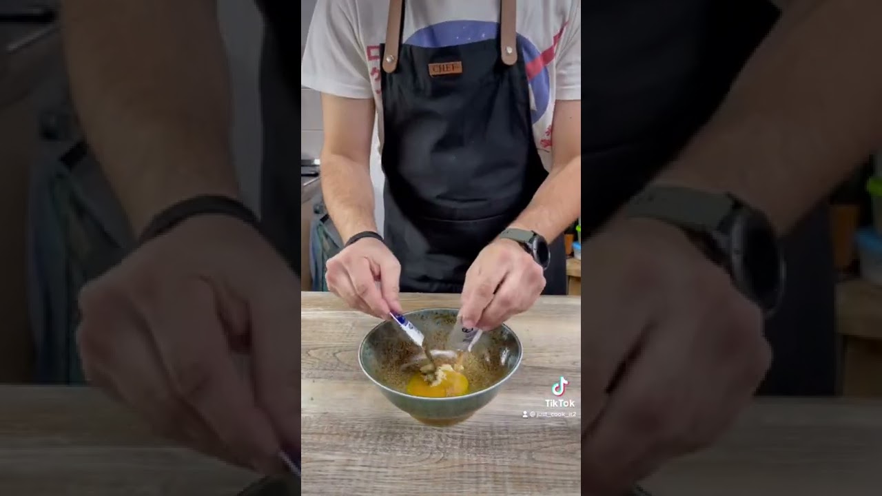 Easy creamy ramen #egg #instantramen #garlic #kewpie  #ramen #hack #viral #tiktok #easy #easyrecipe