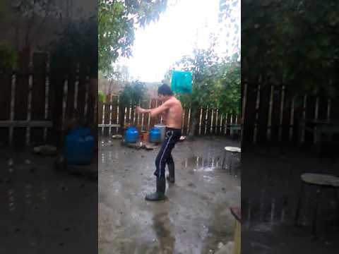 Bruce lee de sacuieni