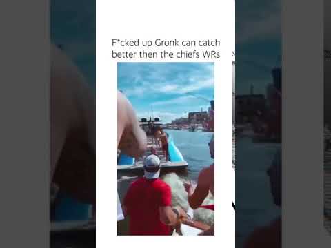 Tom Brady does it again