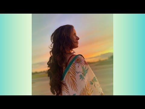 Juliana, professora de yoga — aprendeu a lidar com impulsividades com meditação