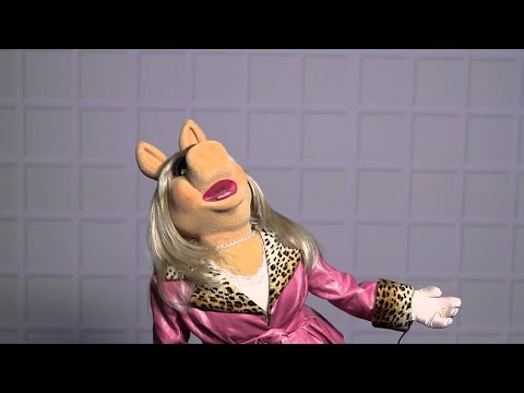 Miss Piggy - Freddie Mercury birthday tribute