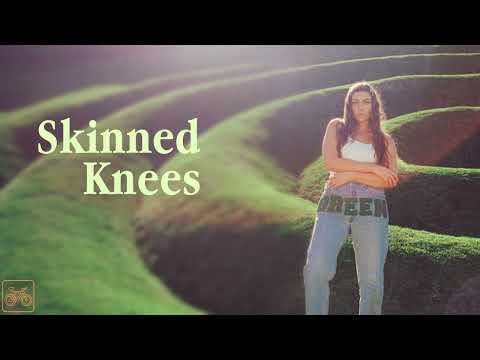 Emilee Moore - Skinned Knees (Official Lyric Video)