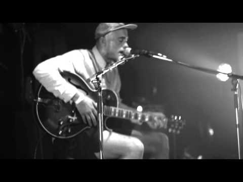 Lyall Moloney - Go That Low (Live at the Zoo - Old)