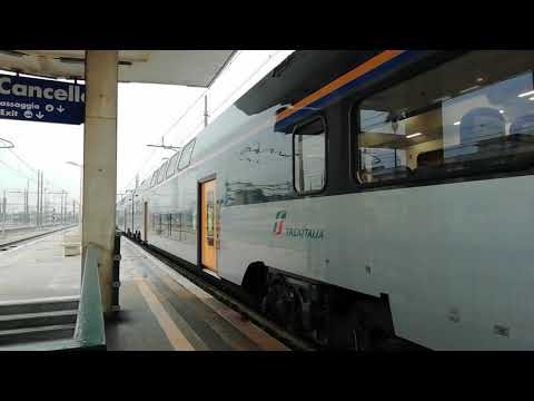 IL TRENO ROCK DELLA REGIONE CAMPANIA "ETR521.040" IN PARTENZA DA CANCELLO