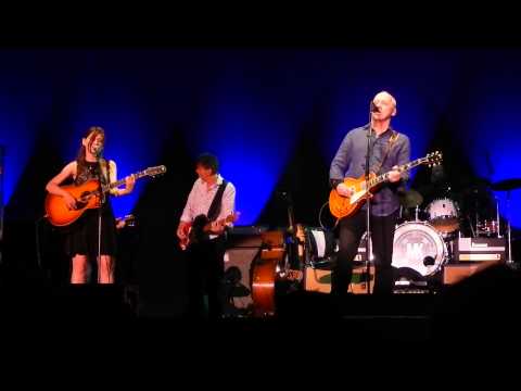 Mark Knopfler, Paris Bercy 262/06/2013 : "I dug up a diamond" with Ruth Moody
