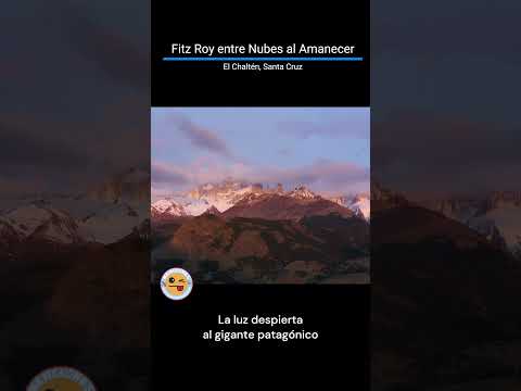 Fitz Roy entre Nubes al Amanecer – El Chaltén, Santa Cruz – Vista Aérea en 4K