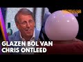 Chris krijgt glazen bol: 'Dit is eigenlijk de lamp uit het toilet!' | VANDAAG INSIDE