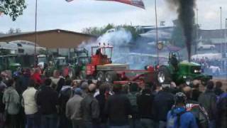 preview picture of video 'Tractorpulling Seifertshofen 2010 - Mannheim Magic Full Pull'