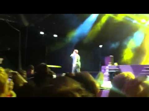 Jason Owen "Dancing in The Dark" (You Can't Start a Fire) X Factor Live Tour 2013 Perth Australia