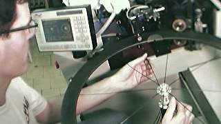 Bicycle wheel lacing machine Carbon rim