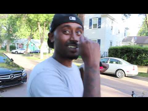 dribby finesse chilling with his day 1