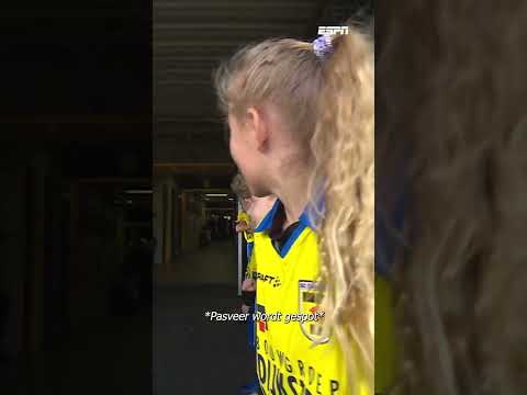 Au: REMKO PASVEER niet POPULAIR bij jonge mascotte in Leeuwarden 😶