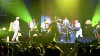 Sandhy Sondoro - Malam Biru ft. Tompi &amp; Glenn Fredly @ Central Park [HD]