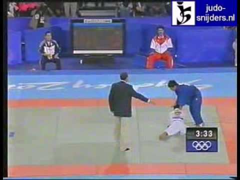Judo 2000 Sydney: Tadahiro Nomura (JPN) - Manolo Poulot (CUB) [-60kg].