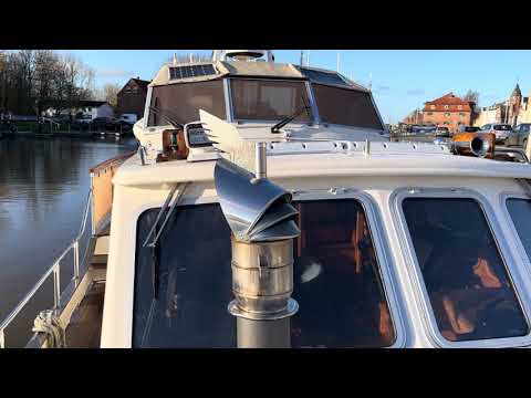 Rotovent Dragon Kamin/Ofen Abschluss in Aktion auf einem Boot