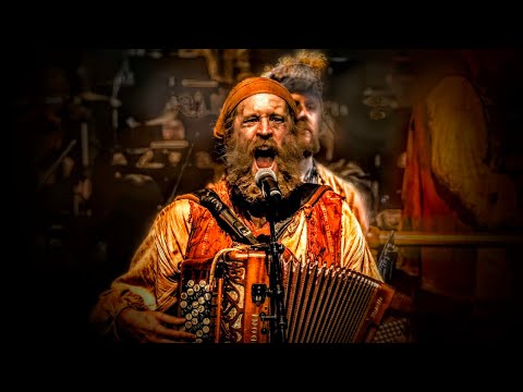 Ye Banished Privateers & Umeå Musiksällskap Symphony Orchestra: Capstan Shanty