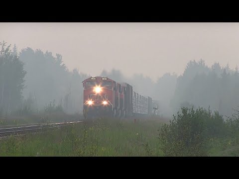 CN Train Spotting HD: CN 2836 2974 & 2945 Cuts M304 Through Thick Smoke At Entwistle AB 2/5 8/10/18