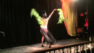 Bette Machete-Champagne & Reefer