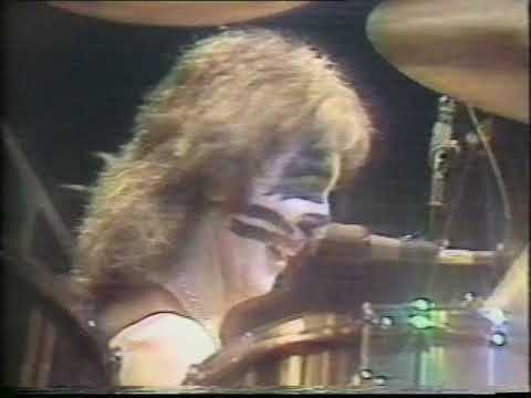 KISS live clips from 1977 shown on American Music Awards - 01/16/78