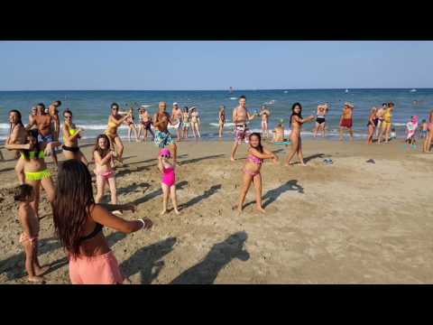 Balli di gruppo 2017 alla Spiaggia 90 Rimini 😍😍