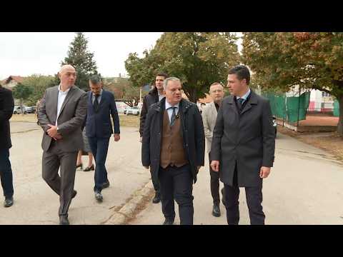 Info – Ministar prosvete u tehničkom mandatu posetio OŠ Miroslav Antić u Nišu (TV KCN 15-10-2026.)