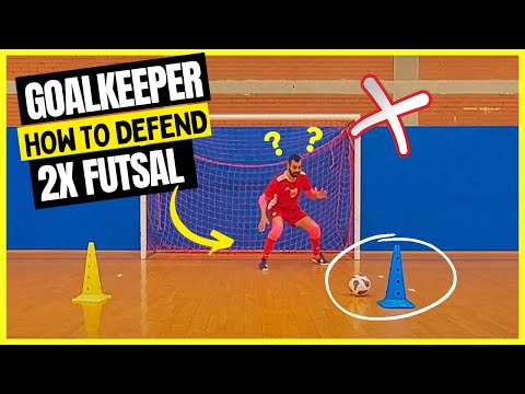 Goalkeeper how to defend 2x1 in futsal - Futsal tips #goalkeeper #futsal #gk
