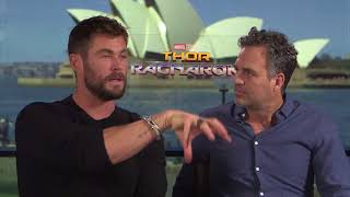 Chris Hemsworth & Mark Ruffalo burn Russell Crowe