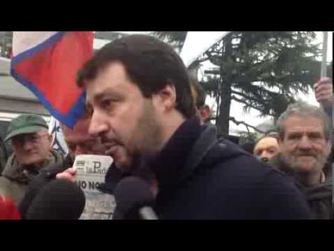 Matteo Salvini al casello di Gallarate